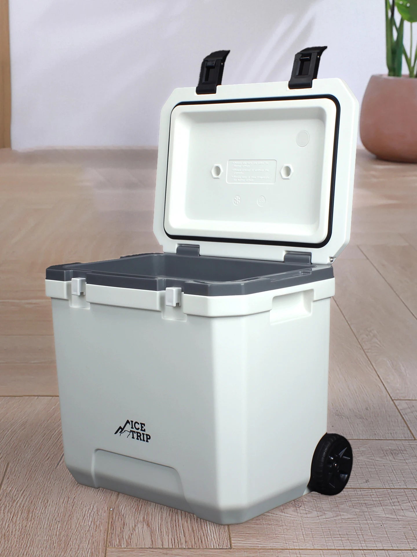 Portable PU Thermal Insulation Box Refrigerator 24L with Pull Rod for Outdoor Camping Fishing Stall Selling Wheel Mobile Ice Box